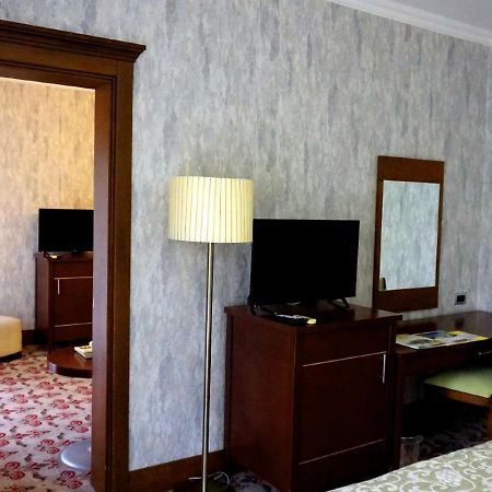 Queen Thermal Resort Hotel Emet ภายนอก รูปภาพ